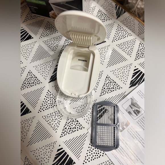 Sharper Image Garlic Press - Picture 6 of 7